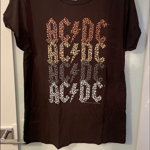 CHASER! Leopard Print AC ⚡️DC Shirt (Large) - Picture 4 of 6